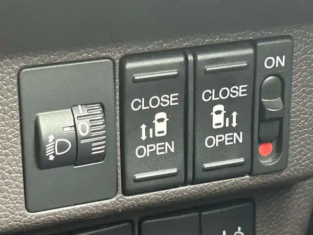 ホンダ フリード G ホンダセンシング 熊本県 2018(平30)年 8万km ホワイトオーキッドパール 純正SDナビDTV/・CD/DVD/SD/BT/フルセグ/バックカメラ/両側パワースライドドア/ドライブレコーダー/LEDライト/ビルトインETC/ウィンカードアミラー/ステアリングリモコン/ACC/ホンダセンシング/・衝突軽減ブレーキ/・誤発進抑制機能/・歩行者事故低減ステアリング/・路外逸脱抑制機能/・アダプティブクルーズコントロール/木目調パネル/マット/バイザー/スマートキー/保証書/取説/スマートキー