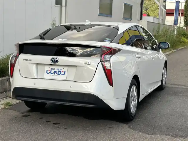 トヨタ プリウス Sセーフティプラス 福島県 2017(平29)年 13.7万km ホワイトパールクリスタルシャイン (株)IDOMが運営する【じしゃロン福島店】の自社ローン専用車両になります。こちらは現金またはオートローンご利用時の価格です。自社ローンご希望の方は別途その旨お申付け下さい/純正ナビ/フルセグテレビ/クルーズコントロール/オートハイビーム/運転モード切替/ETC/ステアリングリモコン/コーナーセンサー