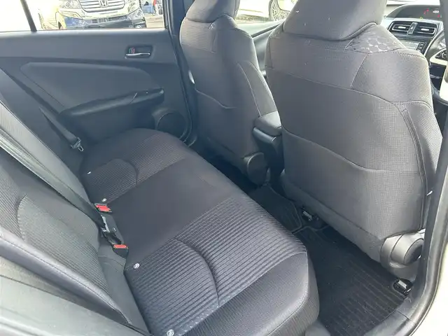 トヨタ プリウス Sセーフティプラス 福島県 2017(平29)年 13.7万km ホワイトパールクリスタルシャイン (株)IDOMが運営する【じしゃロン福島店】の自社ローン専用車両になります。こちらは現金またはオートローンご利用時の価格です。自社ローンご希望の方は別途その旨お申付け下さい/純正ナビ/フルセグテレビ/クルーズコントロール/オートハイビーム/運転モード切替/ETC/ステアリングリモコン/コーナーセンサー