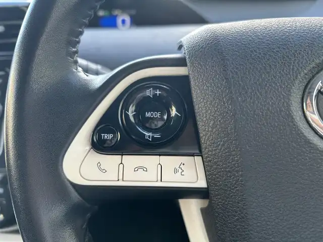 トヨタ プリウス Sセーフティプラス 福島県 2017(平29)年 13.7万km ホワイトパールクリスタルシャイン (株)IDOMが運営する【じしゃロン福島店】の自社ローン専用車両になります。こちらは現金またはオートローンご利用時の価格です。自社ローンご希望の方は別途その旨お申付け下さい/純正ナビ/フルセグテレビ/クルーズコントロール/オートハイビーム/運転モード切替/ETC/ステアリングリモコン/コーナーセンサー