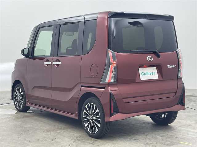 ダイハツ タント カスタム RS 岡山県 2024(令6)年 0.6万km ブラックマイカメタリック/ファイアークォーツレッドメタリック 2トーン バックカメラ/SDナビ/【CD/DVD/BT/フルセグTV】/型番：CN-RE06WD/ツートーンカラー/オーディオレス/ターボ/両側パワースライドドア/ハーフレザーシート/前席シートヒーター/LEDヘッドライト/ETC/衝突軽減ブレーキ/オートハイビーム/コーナーセンサー/レーンキープアシスト/オートブレーキホールド/アイドリングストップ/純正15インチアルミホイール/スマートキー/プッシュスタート