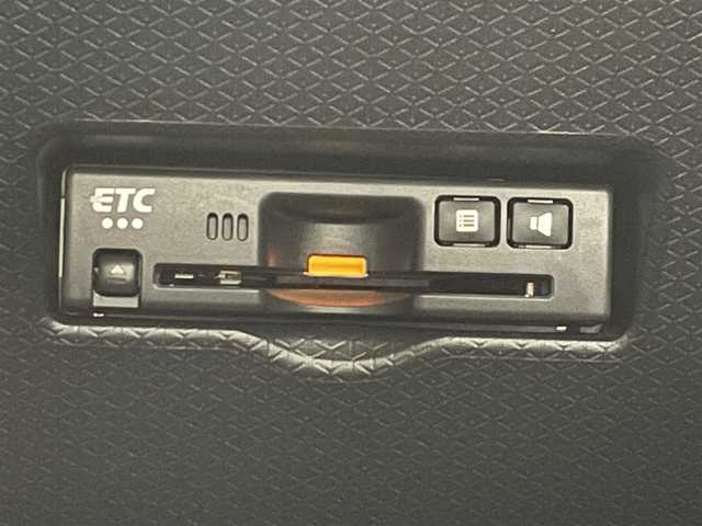 ダイハツ タント カスタム RS 岡山県 2024(令6)年 0.6万km ブラックマイカメタリック/ファイアークォーツレッドメタリック 2トーン バックカメラ/SDナビ/【CD/DVD/BT/フルセグTV】/型番：CN-RE06WD/ツートーンカラー/オーディオレス/ターボ/両側パワースライドドア/ハーフレザーシート/前席シートヒーター/LEDヘッドライト/ETC/衝突軽減ブレーキ/オートハイビーム/コーナーセンサー/レーンキープアシスト/オートブレーキホールド/アイドリングストップ/純正15インチアルミホイール/スマートキー/プッシュスタート