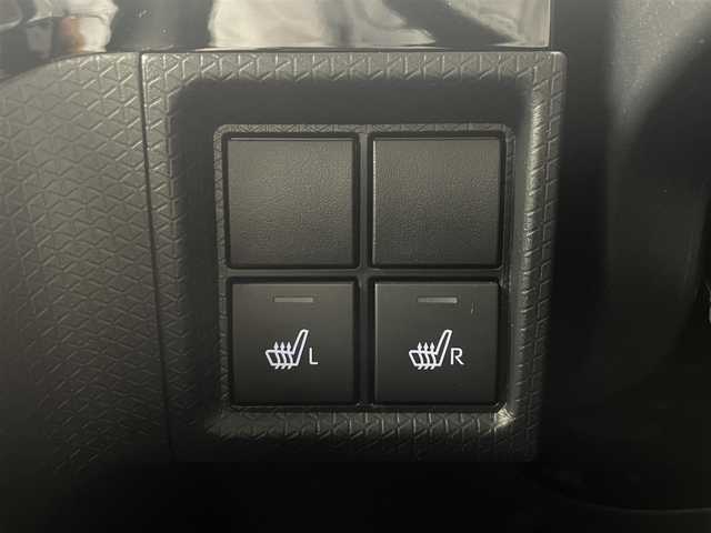 ダイハツ タント カスタム RS 岡山県 2024(令6)年 0.6万km ブラックマイカメタリック/ファイアークォーツレッドメタリック 2トーン バックカメラ/SDナビ/【CD/DVD/BT/フルセグTV】/型番：CN-RE06WD/ツートーンカラー/オーディオレス/ターボ/両側パワースライドドア/ハーフレザーシート/前席シートヒーター/LEDヘッドライト/ETC/衝突軽減ブレーキ/オートハイビーム/コーナーセンサー/レーンキープアシスト/オートブレーキホールド/アイドリングストップ/純正15インチアルミホイール/スマートキー/プッシュスタート