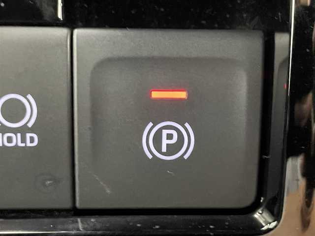 ダイハツ タント カスタム RS 岡山県 2024(令6)年 0.6万km ブラックマイカメタリック/ファイアークォーツレッドメタリック 2トーン バックカメラ/SDナビ/【CD/DVD/BT/フルセグTV】/型番：CN-RE06WD/ツートーンカラー/オーディオレス/ターボ/両側パワースライドドア/ハーフレザーシート/前席シートヒーター/LEDヘッドライト/ETC/衝突軽減ブレーキ/オートハイビーム/コーナーセンサー/レーンキープアシスト/オートブレーキホールド/アイドリングストップ/純正15インチアルミホイール/スマートキー/プッシュスタート