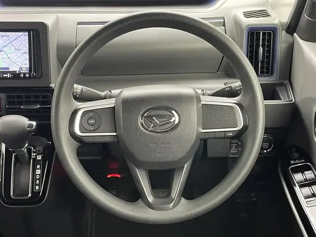 ダイハツ タント カスタム X 岡山県 2019(令1)年 4万km ブラックマイカメタリック 社外ナビ/・型番:AVIC-RZ002/（AM/FM/BT/USB）/バックカメラ/両側パワースライドドア/LEDヘッドライト/オートライト/コーナーセンサー(前後）/合皮コンビシート/運転席ロングスライド/純正14インチアルミホイール/カーテンエアバッグ/ISOFIX/後席サンシェイド/チルトステアリング/シートリフター/ウインカーミラー/ドアバイザー