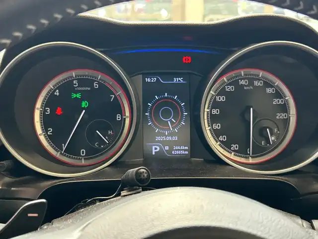 スズキ スイフト HYBRID RS 埼玉県 2018(平30)年 6.3万km スーパーブラックパール デュアルセンサーブレーキサポート　/純正8インチメモリナビ/　　CD/DVD/BT/フルセグ/レーダークルーズコントロール　/LEDオートライト　/シートヒーター　/純正16インチアルミ　/ステアリングスイッチ　/パドルシフト /ETC
