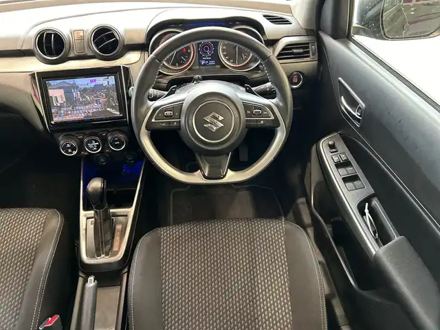 スズキ スイフト HYBRID RS 埼玉県 2018(平30)年 6.3万km スーパーブラックパール デュアルセンサーブレーキサポート　/純正8インチメモリナビ/　　CD/DVD/BT/フルセグ/レーダークルーズコントロール　/LEDオートライト　/シートヒーター　/純正16インチアルミ　/ステアリングスイッチ　/パドルシフト /ETC