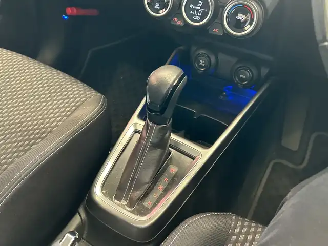 スズキ スイフト HYBRID RS 埼玉県 2018(平30)年 6.3万km スーパーブラックパール デュアルセンサーブレーキサポート　/純正8インチメモリナビ/　　CD/DVD/BT/フルセグ/レーダークルーズコントロール　/LEDオートライト　/シートヒーター　/純正16インチアルミ　/ステアリングスイッチ　/パドルシフト /ETC