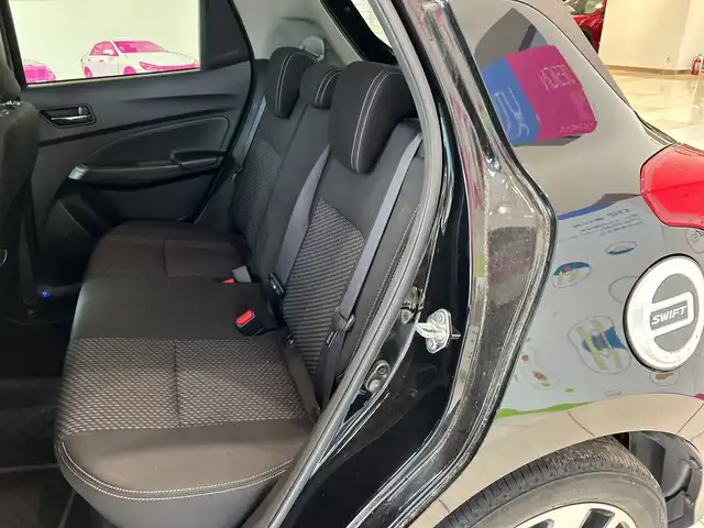 スズキ スイフト HYBRID RS 埼玉県 2018(平30)年 6.3万km スーパーブラックパール デュアルセンサーブレーキサポート　/純正8インチメモリナビ/　　CD/DVD/BT/フルセグ/レーダークルーズコントロール　/LEDオートライト　/シートヒーター　/純正16インチアルミ　/ステアリングスイッチ　/パドルシフト /ETC