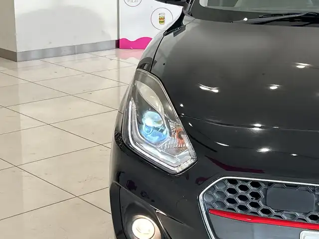 スズキ スイフト HYBRID RS 埼玉県 2018(平30)年 6.3万km スーパーブラックパール デュアルセンサーブレーキサポート　/純正8インチメモリナビ/　　CD/DVD/BT/フルセグ/レーダークルーズコントロール　/LEDオートライト　/シートヒーター　/純正16インチアルミ　/ステアリングスイッチ　/パドルシフト /ETC