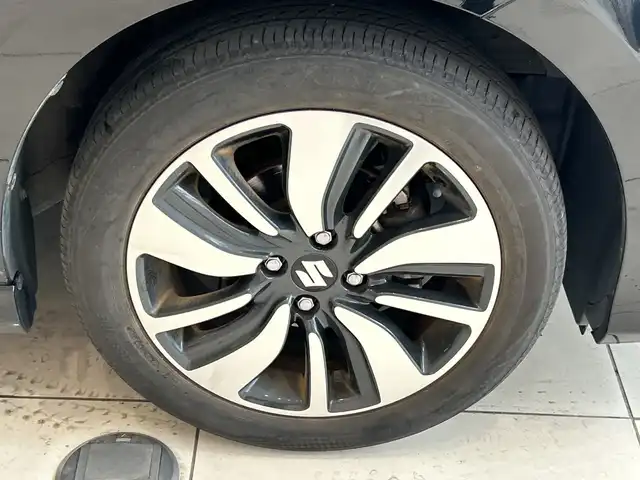 スズキ スイフト HYBRID RS 埼玉県 2018(平30)年 6.3万km スーパーブラックパール デュアルセンサーブレーキサポート　/純正8インチメモリナビ/　　CD/DVD/BT/フルセグ/レーダークルーズコントロール　/LEDオートライト　/シートヒーター　/純正16インチアルミ　/ステアリングスイッチ　/パドルシフト /ETC