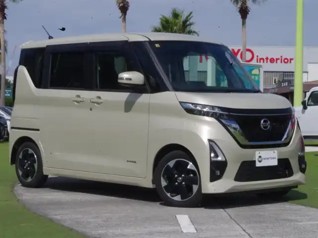 日産 ルークス ハイウェイスター X 千葉県 2020(令2)年 3.7万km フローズンバニラパール エマージェンシーブレーキ/両側パワースライドドア/9インチ純正SDナビ/地デジTV/【DVD/CD再生機能　Bluetooth接続】/アラウンドビューモニター/ドライブレコーダー/ETC/LEDヘッドライト/フォグライト/ウインカーミラー/コーナーセンサー/純正14インチアルミホイル/サイド/カーテンエアバッグ/インテリジェントキー