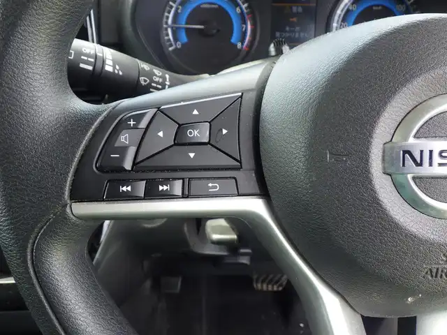 日産 ルークス ハイウェイスター X 千葉県 2020(令2)年 3.7万km フローズンバニラパール エマージェンシーブレーキ/両側パワースライドドア/9インチ純正SDナビ/地デジTV/【DVD/CD再生機能　Bluetooth接続】/アラウンドビューモニター/ドライブレコーダー/ETC/LEDヘッドライト/フォグライト/ウインカーミラー/コーナーセンサー/純正14インチアルミホイル/サイド/カーテンエアバッグ/インテリジェントキー