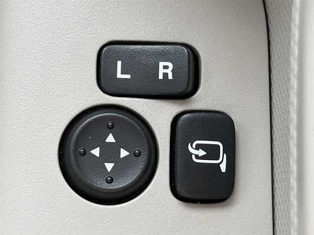 スズキ スペーシア HYBRID X 兵庫県 2018(平30)年 7万km シフォンアイボリーM ナビ/フルセグTV/BTオーディオ/CD/DVD/バックカメラ/ETC/両側パワースライドドア/シートヒーター/セーフティサポート/ヘッドライトレベライザ/純正フロアマット/純正ドアバイザー/横滑り防止装置/レーンキープアシスト/コーナーセンサー