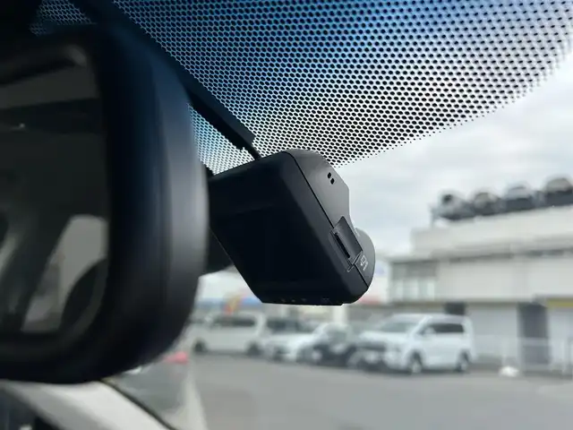 ホンダ ヴェゼル ハイブリッド X ホンダセンシング 愛知県 2016(平28)年 2.8万km モルフォブルーP /ワンオーナー//純正メモリナビ//純正フルセグTV//DVD/CD/FM/AM/iPod/SD/USB/BT//バックカメラ//ドライブレコーダー//ビルトインETC//Honda SENSING//衝突被害軽減ブレーキ//歩行者事故低減ステアリング//追従機能付きクルーズコントロール//レーンアシスト//路外逸脱抑制機能//誤発進抑制機能//先行車発進お知らせ機能//標識認識機能//電動パーキングブレーキ//オートブレーキホールド//ECONスイッチ//SPORT MODE//ステアスイッチ//パドルシフト//ガンメタ塗装ボディロアガーニッシュ//オートリトラミラー//純正フロアマット//純正16インチアルミホイール//純正LEDオートライト//フロントフォグランプ//ライト付きバニティミラー//自動防眩ミラー//ISOFIX//イモビライザー//ダブル/サイド/カーテンエアバック//スマートキー//スペアキー１本//取扱説明書//ナビ説明書//保証書//記録簿(H29/H30/R5)