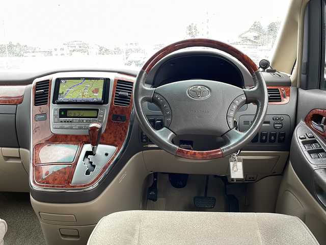 トヨタ アルファード Ｖ MZ 富山県 2004(平16)年 8.9万km ダークグレーマイカメタリック 4WD/社外SDナビ/フルセグ/Bluetooth/バックカメラ/ETC/両側パワースライドドア/イージークローザーリアゲート/レーンアシスト/社外19インチAW
