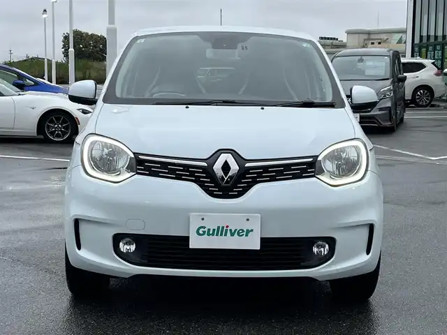 ルノー ルノー トゥインゴ インテンス 奈良県 2021(令3)年 2.2万km パール 社外ナビ　/フルセグ/ＤＶＤ　/Ｂｌｕｅｔｏｏｔｈ　/ＵＳＢ／ＡＵＸ端子　/バックカメラ　/ＥＴＣ　/前後ドライブレコーダー　/クルーズコントロール　/ハーフレザーシート　/前席シートヒーター　/純正フロアマット　/純正アルミホイール/保証書/取扱説明書/ワンオーナー　/スペアキー１本