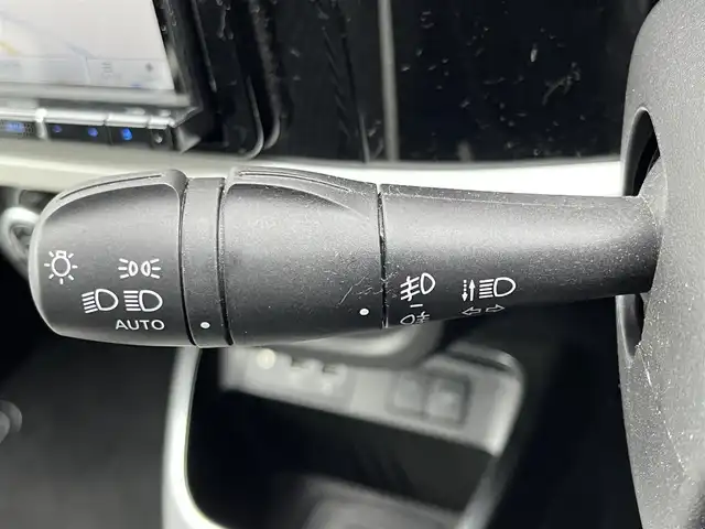 ルノー ルノー トゥインゴ インテンス 奈良県 2021(令3)年 2.2万km パール 社外ナビ　/フルセグ/ＤＶＤ　/Ｂｌｕｅｔｏｏｔｈ　/ＵＳＢ／ＡＵＸ端子　/バックカメラ　/ＥＴＣ　/前後ドライブレコーダー　/クルーズコントロール　/ハーフレザーシート　/前席シートヒーター　/純正フロアマット　/純正アルミホイール/保証書/取扱説明書/ワンオーナー　/スペアキー１本