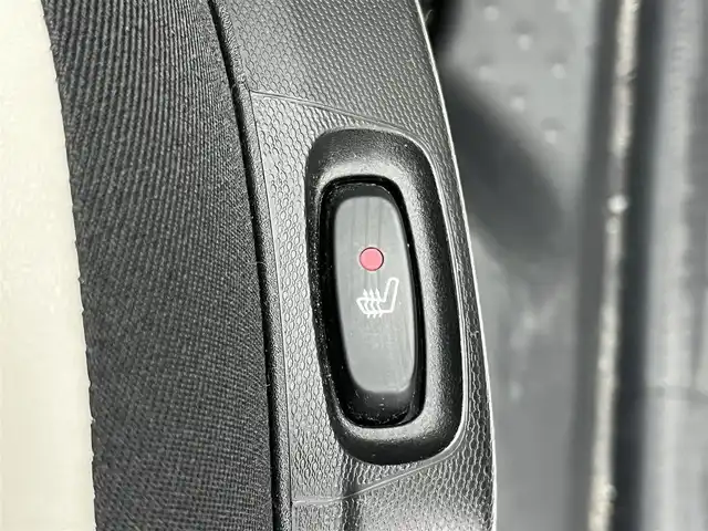 ルノー ルノー トゥインゴ インテンス 奈良県 2021(令3)年 2.2万km パール 社外ナビ　/フルセグ/ＤＶＤ　/Ｂｌｕｅｔｏｏｔｈ　/ＵＳＢ／ＡＵＸ端子　/バックカメラ　/ＥＴＣ　/前後ドライブレコーダー　/クルーズコントロール　/ハーフレザーシート　/前席シートヒーター　/純正フロアマット　/純正アルミホイール/保証書/取扱説明書/ワンオーナー　/スペアキー１本