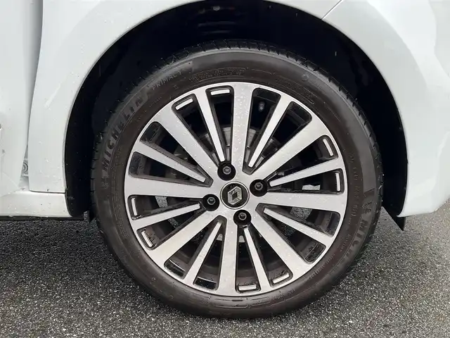 ルノー ルノー トゥインゴ インテンス 奈良県 2021(令3)年 2.2万km パール 社外ナビ　/フルセグ/ＤＶＤ　/Ｂｌｕｅｔｏｏｔｈ　/ＵＳＢ／ＡＵＸ端子　/バックカメラ　/ＥＴＣ　/前後ドライブレコーダー　/クルーズコントロール　/ハーフレザーシート　/前席シートヒーター　/純正フロアマット　/純正アルミホイール/保証書/取扱説明書/ワンオーナー　/スペアキー１本