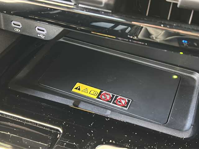 トヨタ アルファードハイブリット Z 広島県 2024(令6)年 1.5万km プラチナホワイトパールマイカ 禁煙/左右独立ムーンルーフ/セーフティセンス/・プリクラッシュセーフティ/・レーントレーシングアシスト/・レーダークルーズコントロール/・アダプティブハイビーム/・ロードサインアシスト/・ドライバー異常時対応/・プロアクティブドライビングアシスト/・発進遅れ告知機能/BSM/パーキングサポートブレーキ/純正14インチディスプレイ/ナビ/・FM/AM/Bluetooth/USB/フルセグ/・Miracast/MDMI/Applecarplay/androidauto/・ETC2.0/パノラミックビューモニター/フリップダウンモニター/HUD/両側パワースライドドア/パワーバックドア/シートヒーター/ベンチレーション/パワーシート/メモリーシート/ステアリングヒーター/ドライブレコーダー(TZ-D203MW)/おくだけ充電/フロアマット/AC100V1500W