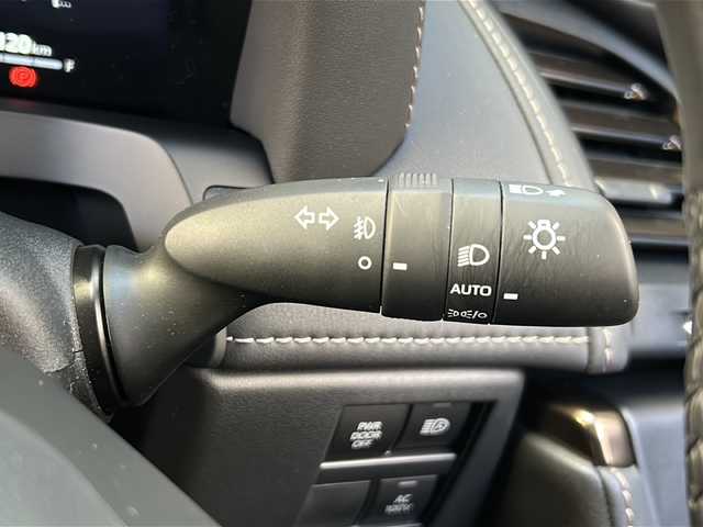 トヨタ アルファードハイブリット Z 広島県 2024(令6)年 1.5万km プラチナホワイトパールマイカ 禁煙/左右独立ムーンルーフ/セーフティセンス/・プリクラッシュセーフティ/・レーントレーシングアシスト/・レーダークルーズコントロール/・アダプティブハイビーム/・ロードサインアシスト/・ドライバー異常時対応/・プロアクティブドライビングアシスト/・発進遅れ告知機能/BSM/パーキングサポートブレーキ/純正14インチディスプレイ/ナビ/・FM/AM/Bluetooth/USB/フルセグ/・Miracast/MDMI/Applecarplay/androidauto/・ETC2.0/パノラミックビューモニター/フリップダウンモニター/HUD/両側パワースライドドア/パワーバックドア/シートヒーター/ベンチレーション/パワーシート/メモリーシート/ステアリングヒーター/ドライブレコーダー(TZ-D203MW)/おくだけ充電/フロアマット/AC100V1500W