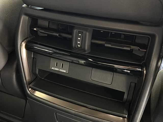 トヨタ アルファードハイブリット Z 広島県 2024(令6)年 1.5万km プラチナホワイトパールマイカ 禁煙/左右独立ムーンルーフ/セーフティセンス/・プリクラッシュセーフティ/・レーントレーシングアシスト/・レーダークルーズコントロール/・アダプティブハイビーム/・ロードサインアシスト/・ドライバー異常時対応/・プロアクティブドライビングアシスト/・発進遅れ告知機能/BSM/パーキングサポートブレーキ/純正14インチディスプレイ/ナビ/・FM/AM/Bluetooth/USB/フルセグ/・Miracast/MDMI/Applecarplay/androidauto/・ETC2.0/パノラミックビューモニター/フリップダウンモニター/HUD/両側パワースライドドア/パワーバックドア/シートヒーター/ベンチレーション/パワーシート/メモリーシート/ステアリングヒーター/ドライブレコーダー(TZ-D203MW)/おくだけ充電/フロアマット/AC100V1500W