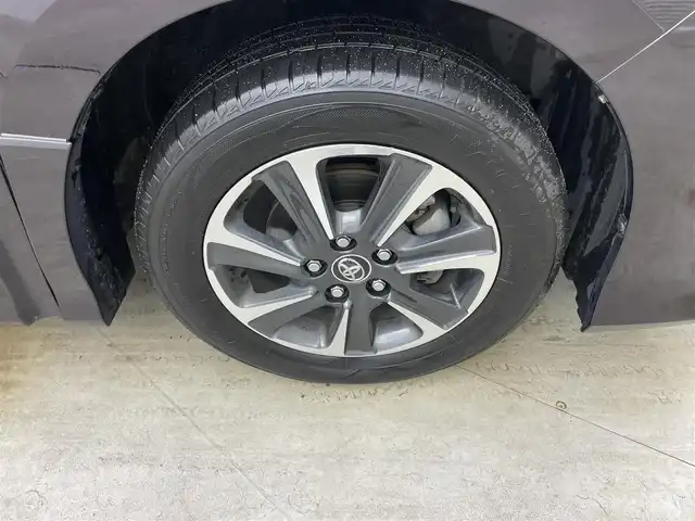 トヨタ ノア Si 岡山県 2017(平29)年 3.2万km ボルドーマイカメタリック 純正１０インチナビ　(NSZN-Z66T)/【CD/DVD/フルセグ】/純正１２．１インチフリップダウンモニター　/両側電動スライドドア/ビルトインＥＴＣ２．０　/ＬＥＤヘッドライト　/バックカメラ　/クルーズコントロール　/オートハイビーム　/スマートキー　/アイドリングストップ　/LEDフォグランプ/禁煙車/純正アルミホイール/純正フロアマット