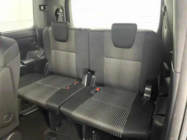 トヨタ ノア Si 岡山県 2017(平29)年 3.2万km ボルドーマイカメタリック 純正１０インチナビ　(NSZN-Z66T)/【CD/DVD/フルセグ】/純正１２．１インチフリップダウンモニター　/両側電動スライドドア/ビルトインＥＴＣ２．０　/ＬＥＤヘッドライト　/バックカメラ　/クルーズコントロール　/オートハイビーム　/スマートキー　/アイドリングストップ　/LEDフォグランプ/禁煙車/純正アルミホイール/純正フロアマット