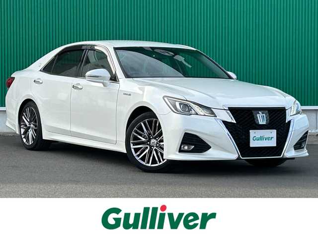 トヨタ クラウン ハイブリッド アスリートS 宮城県 2017(平29)年 5.6万km ホワイトパールクリスタルシャイン インテリジェントクリアランスソナー/バックソナー/＝＝＝/セーフティセンスP/・プリクラッシュセーフティ/・レーンディパーチャーアラート/・オートマチックハイビーム/・レーダークルーズコントロール/純正ナビ/・CD/DVD/・Blu-ray/・Bluetooth/・フルセグTV/バックカメラ/ビルトインETC/パワーシート/シートヒーター/ステアリングヒーター/革巻きステアリング/ステアリングスイッチ/MTモード付ATシフト/LEDヘッドランプ/フォグランプ/オートライト/スマートキー＆プッシュスタート/電動格納ミラー/純正18インチAW/スペアタイヤ/純正フロアマット/純正ドアバイザー/W/サイド/カーテン/ニーエアバッグ