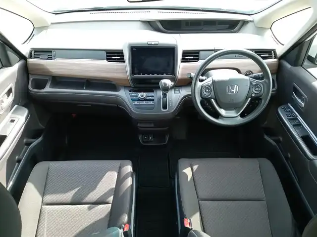 ホンダ フリード G ホンダセンシング 福井県 2021(令3)年 2.7万km プラチナホワイトパール 純正9インチナビ/AM/FM/フルセグ/BT/CD/DVD/USB/iPod/バックカメラ/両側パワースライドドア/アダプティブクルーズコントロール/レーンキープアシスト/横滑り防止装置/盗難防止装置/アイドリングストップ/ビルトインETC/前後ドライブレコーダー/純正フロアマット/ダブルエアバッグ/スマートキー/純正ホイルキャップ