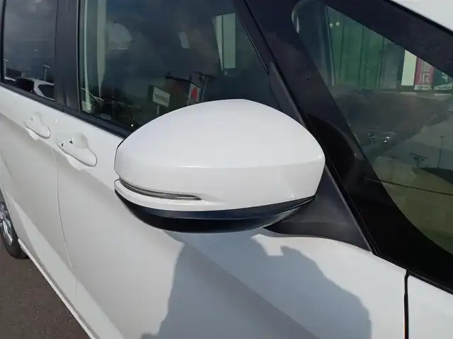 ホンダ フリード G ホンダセンシング 福井県 2021(令3)年 2.7万km プラチナホワイトパール 純正9インチナビ/AM/FM/フルセグ/BT/CD/DVD/USB/iPod/バックカメラ/両側パワースライドドア/アダプティブクルーズコントロール/レーンキープアシスト/横滑り防止装置/盗難防止装置/アイドリングストップ/ビルトインETC/前後ドライブレコーダー/純正フロアマット/ダブルエアバッグ/スマートキー/純正ホイルキャップ