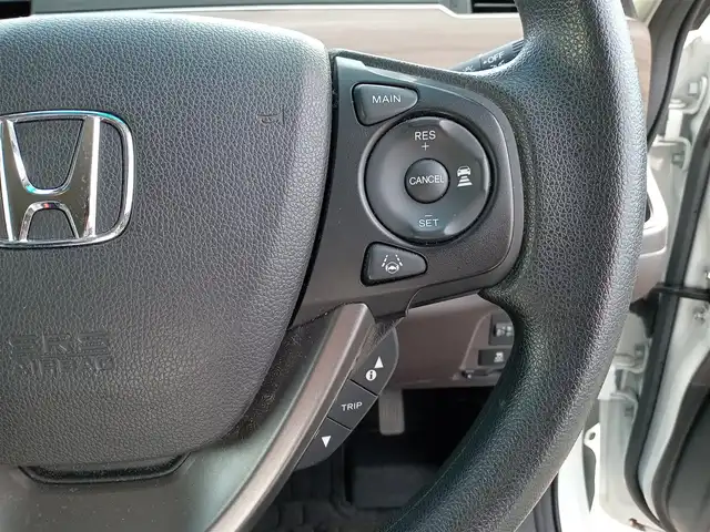 ホンダ フリード G ホンダセンシング 福井県 2021(令3)年 2.7万km プラチナホワイトパール 純正9インチナビ/AM/FM/フルセグ/BT/CD/DVD/USB/iPod/バックカメラ/両側パワースライドドア/アダプティブクルーズコントロール/レーンキープアシスト/横滑り防止装置/盗難防止装置/アイドリングストップ/ビルトインETC/前後ドライブレコーダー/純正フロアマット/ダブルエアバッグ/スマートキー/純正ホイルキャップ