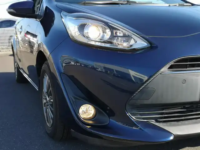 トヨタ アクア S スタイルブラック 茨城県 2018(平30)年 4.6万km ダークブルーマイカ 純正ナビ/【AM・FM・CD・DVD・TV・SD・BT】/Bカメラ/ETC/前後コーナーセンサー/オートライト/Fフォグ/LEDライト/オートハイビーム/ヘッドライトレベライザー/横滑り防止装置/レーンキープアシスト/衝突被害軽減システム/純正フロアマット/社外アルミホイール/電格ミラー/ウインカーミラー