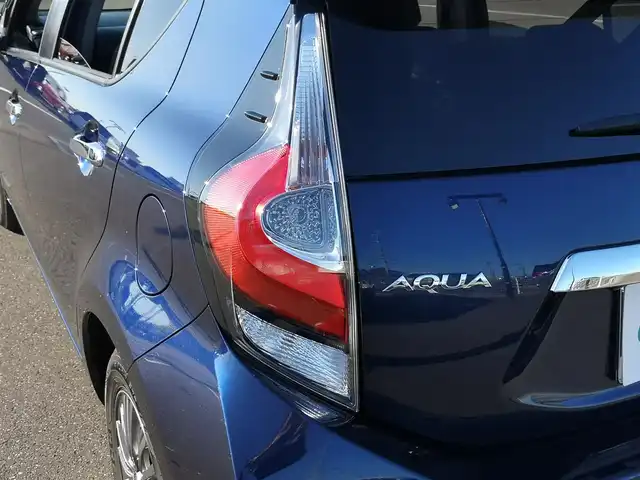 トヨタ アクア S スタイルブラック 茨城県 2018(平30)年 4.6万km ダークブルーマイカ 純正ナビ/【AM・FM・CD・DVD・TV・SD・BT】/Bカメラ/ETC/前後コーナーセンサー/オートライト/Fフォグ/LEDライト/オートハイビーム/ヘッドライトレベライザー/横滑り防止装置/レーンキープアシスト/衝突被害軽減システム/純正フロアマット/社外アルミホイール/電格ミラー/ウインカーミラー