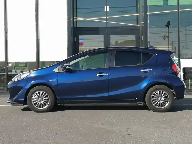 トヨタ アクア S スタイルブラック 茨城県 2018(平30)年 4.6万km ダークブルーマイカ 純正ナビ/【AM・FM・CD・DVD・TV・SD・BT】/Bカメラ/ETC/前後コーナーセンサー/オートライト/Fフォグ/LEDライト/オートハイビーム/ヘッドライトレベライザー/横滑り防止装置/レーンキープアシスト/衝突被害軽減システム/純正フロアマット/社外アルミホイール/電格ミラー/ウインカーミラー