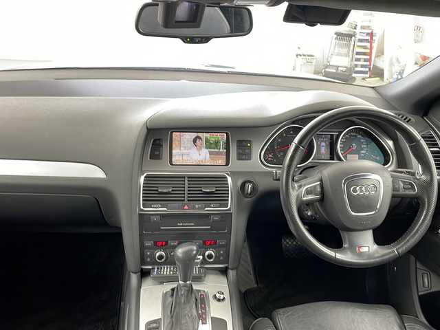 アウディ Ｑ７ 3．0TFSI クワトロ 道央・札幌 2010(平22)年 15.2万km 黒 ・4WD/ターボ/・純正HDDメーカーナビ/・DVD.CD.SD.USB/・フルセグ・バックカメラ/サイドカメラ/・パワーバックドア/・パドルシフト/クルーズコントロール/・ドライブレコーダー/・ブラックレザーシート/・D.N席パワーシート/シートヒーター/・キセノンヘッドライト/オートライト/・コーナーセンサー/・22インチ社外アルミ積込