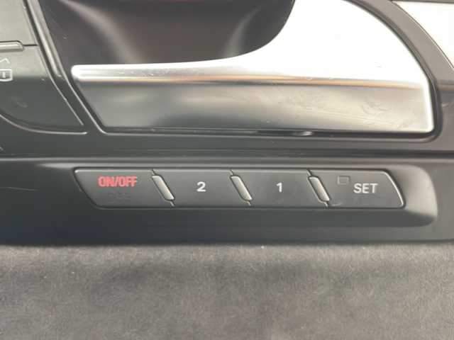 アウディ Ｑ７ 3．0TFSI クワトロ 道央・札幌 2010(平22)年 15.2万km 黒 ・4WD/ターボ/・純正HDDメーカーナビ/・DVD.CD.SD.USB/・フルセグ・バックカメラ/サイドカメラ/・パワーバックドア/・パドルシフト/クルーズコントロール/・ドライブレコーダー/・ブラックレザーシート/・D.N席パワーシート/シートヒーター/・キセノンヘッドライト/オートライト/・コーナーセンサー/・22インチ社外アルミ積込