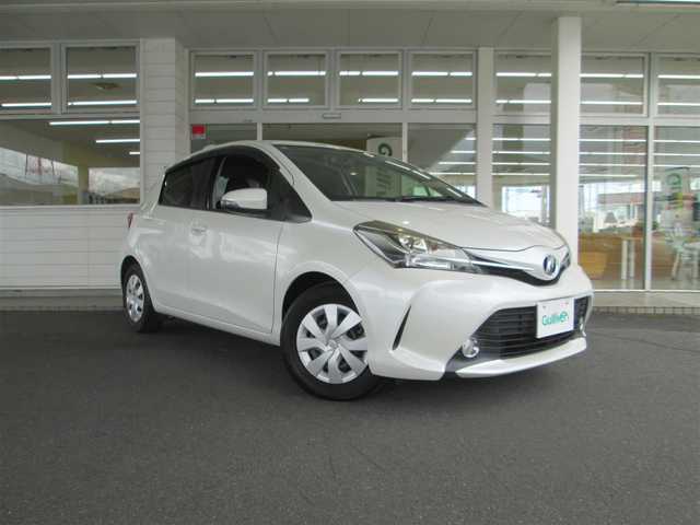 トヨタ ヴィッツ F 千葉県 2015(平27)年 7万km ホワイトパールクリスタルシャイン ワンオーナー/社外メモリナビ、フルセグTV/社外オーディオ【DVD/CD/BT/SD】/LEDヘッドライト&ハロゲンフォグ/プッシュスタート/アイドリングストップ/横滑り防止装置/電動格納ウィンカーミラー/ETC、スペアキー/ナビ取扱説明書/新車時保証書/整備記録簿(H28/29/30/31/R2/4/6)