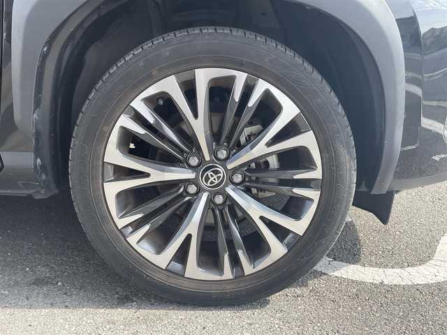 トヨタ ヤリスクロス Z 兵庫県 2022(令4)年 3.1万km ブラックマイカ 主要装備/純正ディスプレイオーディオ/・Apple car play/・Android Auto/・Bluetooth/・AM/FM/・Miracast/ドライブレコーダー前後/ビルトインＥＴＣ/シートヒーターＤ／Ｎ/バックカメラ/パノラミックビューモニター/オートライト/プッシュスタート/ハーフレザー/トヨタセーフティセンス/レーントレーシングアシスト/プリクラッシュセーフティ/レーダークルーズコントロール/ブラインドスポットモニター/オートマチックハイビーム/パーキングアシスト/ロードサインアシスト/リヤクロストラフィックアラート/パーキングサポートブレーキ/備品/スマートキー2/取り扱い説明書/保証書