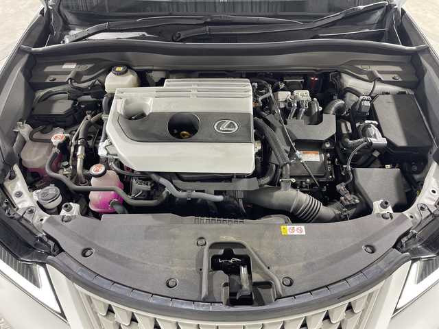レクサス ＵＸ 250h グレイスフル エクスプローラー 神奈川県 2023(令5)年 3.9万km ソニッククォーツ Lexus Safety System +/・プリクラッシュセーフティ/・レーダークルーズコントロール/・レーンディパーチャーアラート/・ロードサインアシスト/・アダプティブハイビームシステム/・ドライバー異常時対応システム/純正ディスプレイオーディオ/・ナビ/フルセグTV/BT/MiraCast/AM/FM/パノラミックビューモニター/レザーシート/パワーシート(D/N)/シートヒーター(D/N)/ベンチレーション(D/N)/メモリシート(D)/ビルトインETC2.0/革巻きステアリング/ステアリングスイッチ/Autoライト/パドルシフト/ステアリングヒーター/パワーバックドア/電動サイド/オートホールド/SOSコール/自動防眩ミラー/タイプCコネクト(2口)/スマートキー/プッシュスタートボタン/LEDヘッドライト/フォグランプ/コーナーセンサー/純正アルミホイール/純正ドアバイザー