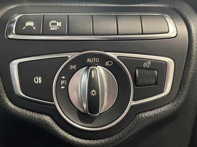 メルセデス・ベンツ Ｖ２２０ d スポーツ 新潟県 2019(令1)年 4.7万km オブシディアンブラックM レーダーセーフティパッケージ/・ブラインドスポットアシスト/・ディストロニックプラス/・レーンキーピングアシスト/・ＣＰＡ/・PRE-SAFE/レザーパッケージ/・本革シート/・ウェーブ調マットアンスラサイトインテリアトリム/・ステンレスアクセル＆ブレーキペダル/AMGデザインエクステリア/COMANDシステム/・8.4インチワイドディスプレイ/・タッチパッド/・HDDナビゲーション【CD/DVD/BT/フルセグ】/・USBメディアフェース/・SDカードスロット/ETC【2.0】/360°カメラ/メモリ付きパワーシート(前席)/シートヒーター/電動デュアルスライディンドア/EASY-PACK自動開閉テールゲート/脱着式シート(全後席)/マルチファクションステアリング(パドルシフト付き)/オートライト