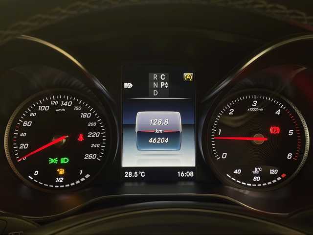 メルセデス・ベンツ Ｖ２２０ d スポーツ 新潟県 2019(令1)年 4.7万km オブシディアンブラックM レーダーセーフティパッケージ/・ブラインドスポットアシスト/・ディストロニックプラス/・レーンキーピングアシスト/・ＣＰＡ/・PRE-SAFE/レザーパッケージ/・本革シート/・ウェーブ調マットアンスラサイトインテリアトリム/・ステンレスアクセル＆ブレーキペダル/AMGデザインエクステリア/COMANDシステム/・8.4インチワイドディスプレイ/・タッチパッド/・HDDナビゲーション【CD/DVD/BT/フルセグ】/・USBメディアフェース/・SDカードスロット/ETC【2.0】/360°カメラ/メモリ付きパワーシート(前席)/シートヒーター/電動デュアルスライディンドア/EASY-PACK自動開閉テールゲート/脱着式シート(全後席)/マルチファクションステアリング(パドルシフト付き)/オートライト