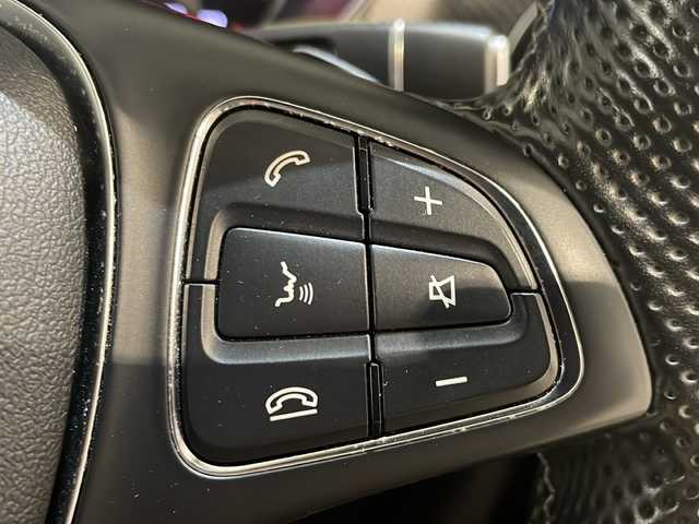 メルセデス・ベンツ Ｖ２２０ d スポーツ 新潟県 2019(令1)年 4.7万km オブシディアンブラックM レーダーセーフティパッケージ/・ブラインドスポットアシスト/・ディストロニックプラス/・レーンキーピングアシスト/・ＣＰＡ/・PRE-SAFE/レザーパッケージ/・本革シート/・ウェーブ調マットアンスラサイトインテリアトリム/・ステンレスアクセル＆ブレーキペダル/AMGデザインエクステリア/COMANDシステム/・8.4インチワイドディスプレイ/・タッチパッド/・HDDナビゲーション【CD/DVD/BT/フルセグ】/・USBメディアフェース/・SDカードスロット/ETC【2.0】/360°カメラ/メモリ付きパワーシート(前席)/シートヒーター/電動デュアルスライディンドア/EASY-PACK自動開閉テールゲート/脱着式シート(全後席)/マルチファクションステアリング(パドルシフト付き)/オートライト