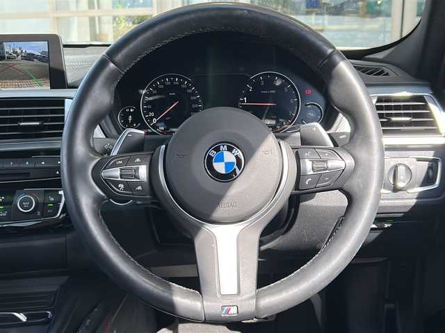 ＢＭＷ ３２０ｉ Mスポーツ 静岡県 2018(平30)年 2万km アルピンホワイトⅢ 純正ナビ/・FM/AM/・音楽ライブラリ/・CD/DVD/・Bluetooth/・USB/主要装備/・前席パワーシート/・前席シートヒーター/・パドルシフト/・レーンキープアシスト/・衝突被害軽減システム/・コーナーセンサー/・バックカメラ/・追従クルコン/・１９インチ純正アルミ/・アイドリングストップ/・ＬＥＤヘッドライト