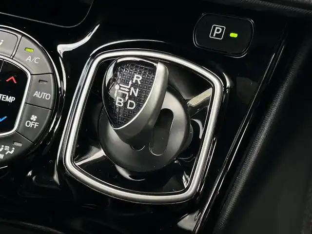 トヨタ ノア ハイブリッド Si ダブルバイビーⅡ 福岡県 2020(令2)年 3万km ホワイトパールクリスタルシャイン 純正9型SDナビ(フルセグTV/CD/DVD/BT)バックモニタコーナーセンサー両側パワスラクルコンドラレコETCシートヒーターUSB純正フロアマット純正LEDヘッドライト純正16インチアルミホイルプッシュスタートスマートキー