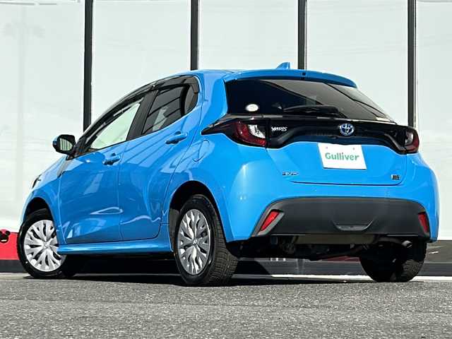 トヨタ ヤリス ハイブリッド X 山形県 2020(令2)年 6.4万km シアンM 4WD/レーダークルーズコントロール/ブラインドスポットモニター/トヨタセーフティーセンス/パーキングアシスト/前後コーナーセンサー/横滑り防止装置/純正ナビ/（Bluetooth/CD/DVD/フルセグ)/全方位カメラ/寒冷地仕様/オートヘッドライト/オートマッチクハイビーム/ビルトインETC/純正フロアマット/スマートキー×2/電動格納ミラー/ウィンカーミラー/ドアバイザー