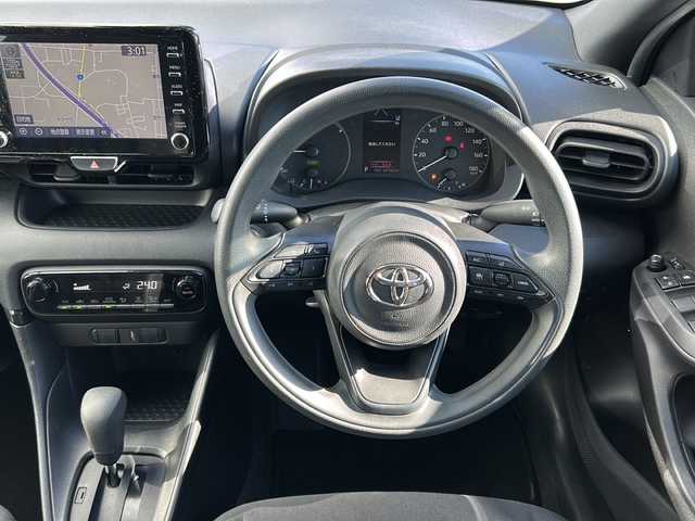 トヨタ ヤリス ハイブリッド X 山形県 2020(令2)年 6.4万km シアンM 4WD/レーダークルーズコントロール/ブラインドスポットモニター/トヨタセーフティーセンス/パーキングアシスト/前後コーナーセンサー/横滑り防止装置/純正ナビ/（Bluetooth/CD/DVD/フルセグ)/全方位カメラ/寒冷地仕様/オートヘッドライト/オートマッチクハイビーム/ビルトインETC/純正フロアマット/スマートキー×2/電動格納ミラー/ウィンカーミラー/ドアバイザー