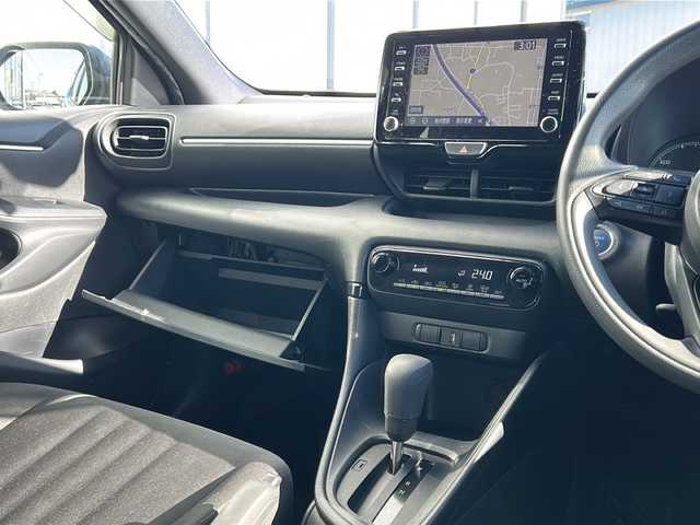 トヨタ ヤリス ハイブリッド X 山形県 2020(令2)年 6.4万km シアンM 4WD/レーダークルーズコントロール/ブラインドスポットモニター/トヨタセーフティーセンス/パーキングアシスト/前後コーナーセンサー/横滑り防止装置/純正ナビ/（Bluetooth/CD/DVD/フルセグ)/全方位カメラ/寒冷地仕様/オートヘッドライト/オートマッチクハイビーム/ビルトインETC/純正フロアマット/スマートキー×2/電動格納ミラー/ウィンカーミラー/ドアバイザー