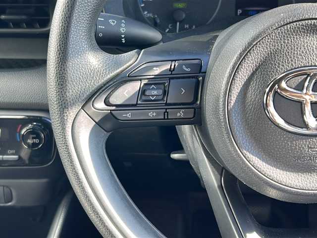 トヨタ ヤリス ハイブリッド X 山形県 2020(令2)年 6.4万km シアンM 4WD/レーダークルーズコントロール/ブラインドスポットモニター/トヨタセーフティーセンス/パーキングアシスト/前後コーナーセンサー/横滑り防止装置/純正ナビ/（Bluetooth/CD/DVD/フルセグ)/全方位カメラ/寒冷地仕様/オートヘッドライト/オートマッチクハイビーム/ビルトインETC/純正フロアマット/スマートキー×2/電動格納ミラー/ウィンカーミラー/ドアバイザー